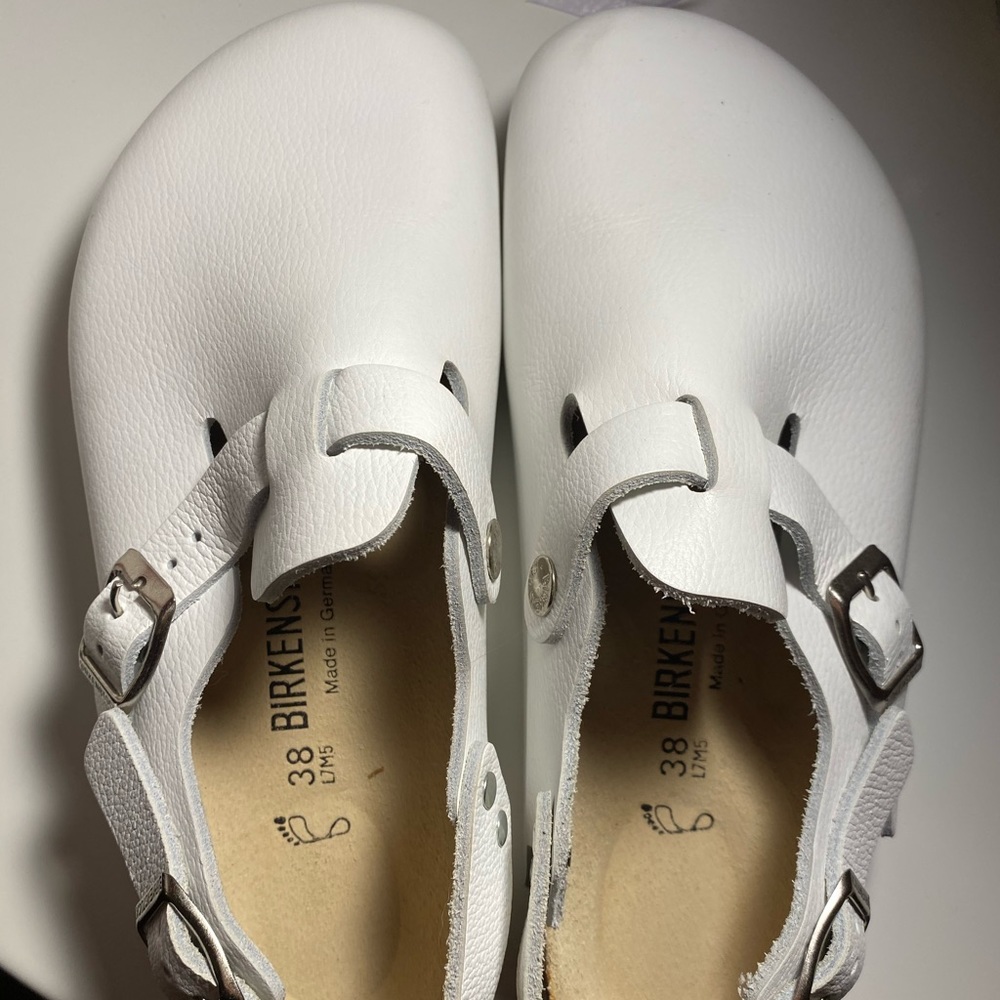 Worn once white birkenstocks!!